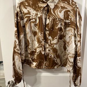 Silk like material blouse. Size small.